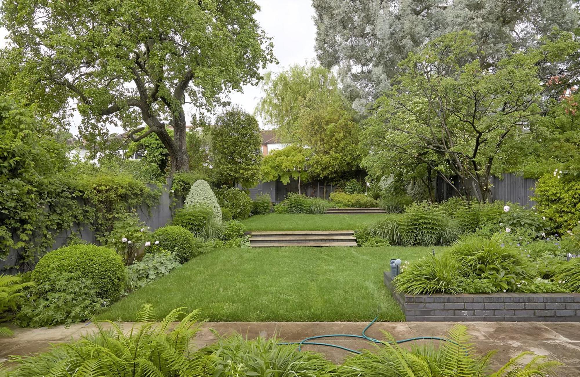 Unwind In Style 2Br With Cozy Backyard For Groups Appartement Londen Buitenkant foto